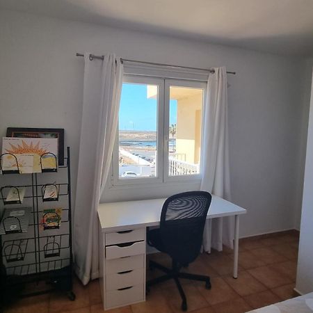 Gilda: Beautiful Spacious Apartment. Seaview From Rooftop Terrace Коралео Екстериор снимка