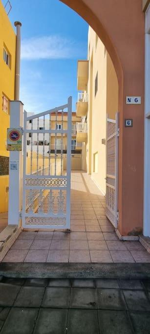 Gilda: Beautiful Spacious Apartment. Seaview From Rooftop Terrace Коралео Екстериор снимка