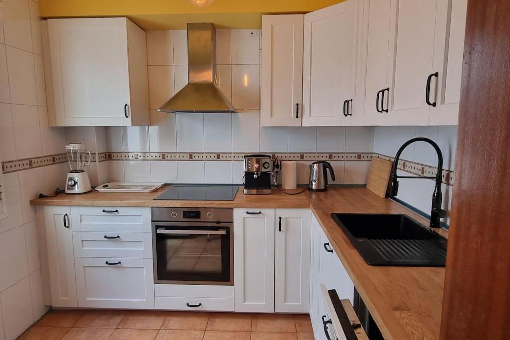 Gilda: Beautiful Spacious Apartment. Seaview From Rooftop Terrace Коралео Екстериор снимка